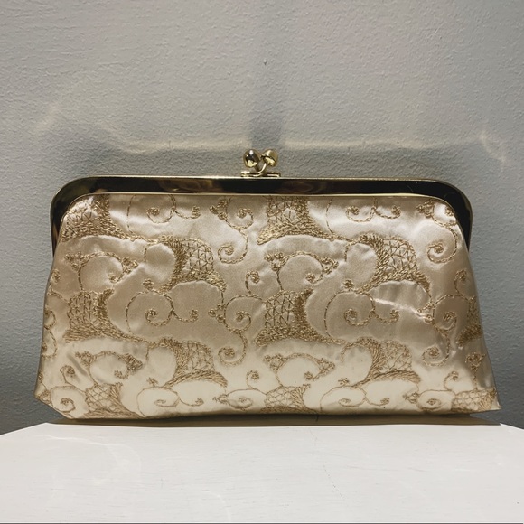 SOLD🚫RARE Vintage 60s Plastic covered Silk Clutch - Picture 7 of 7